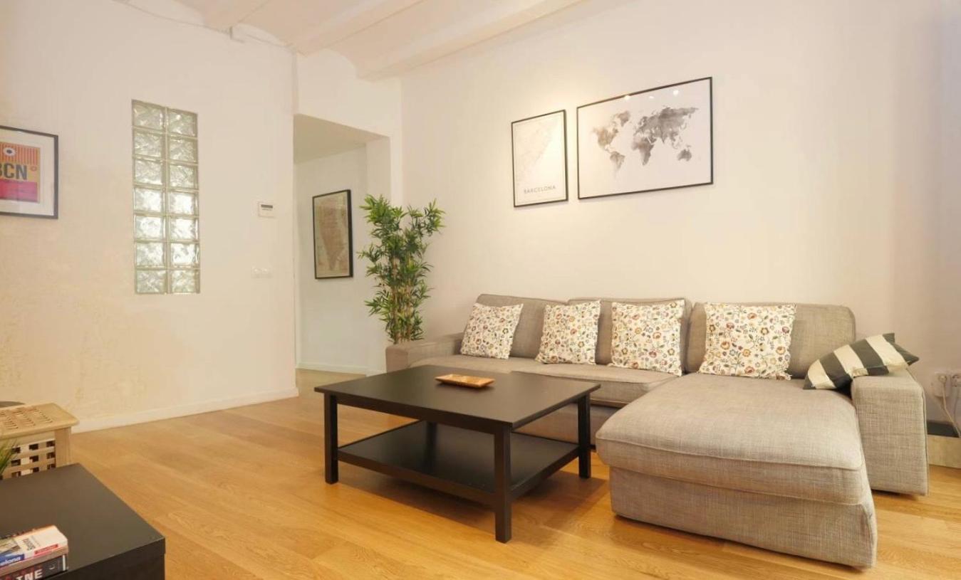 Urban Design Apartments & Studios Barcellona Esterno foto