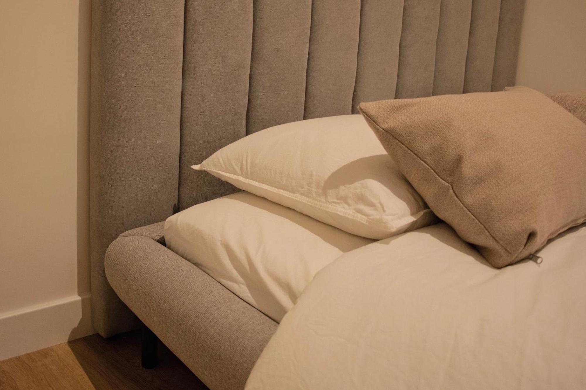 Urban Design Apartments & Studios Barcellona Esterno foto